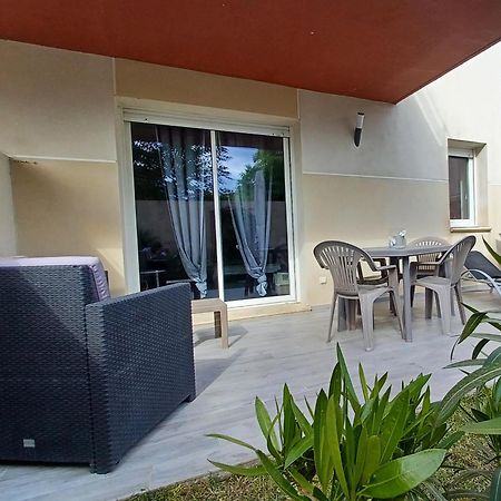L'Isle Sur La Sorgue, Appartement 2 Pieces Jardin Parking Bagian luar foto